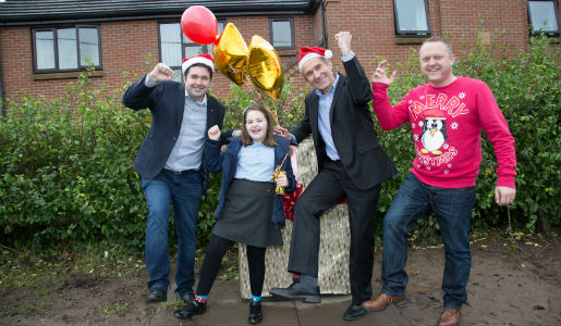 Pupils &quot;unwrap&quot; new Superfast Telford mascot