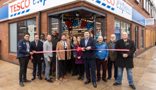 Tesco Express Dawley opens its doors on the high street